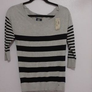 American Eagle Outfitters sweater